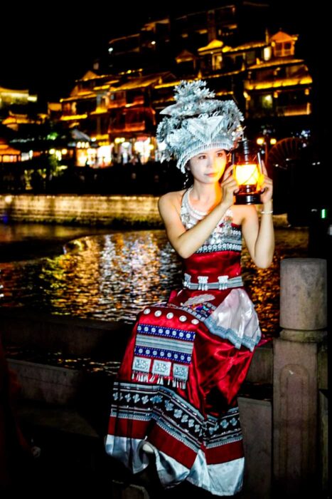 Fenghuang, una imagen de postal algo manoseada 9 Fenghuang traje tradicional chino