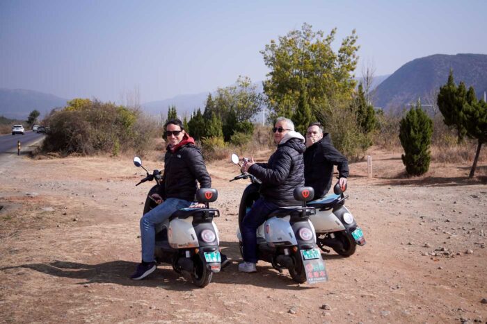 La montaña nevada del Dragón de Jade, ¿imprescindible en Yunnan? 6 Moto china scooter alquiler