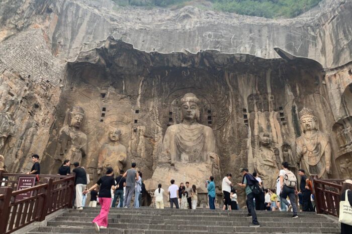 Luoyang, la milenaria capital de la Ruta de la Seda 24 Budas esculpidos en la roca en Longmen