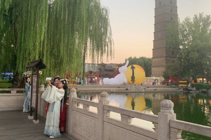 Luoyang, la milenaria capital de la Ruta de la Seda 13 El sitio tiene un poco de parque temático