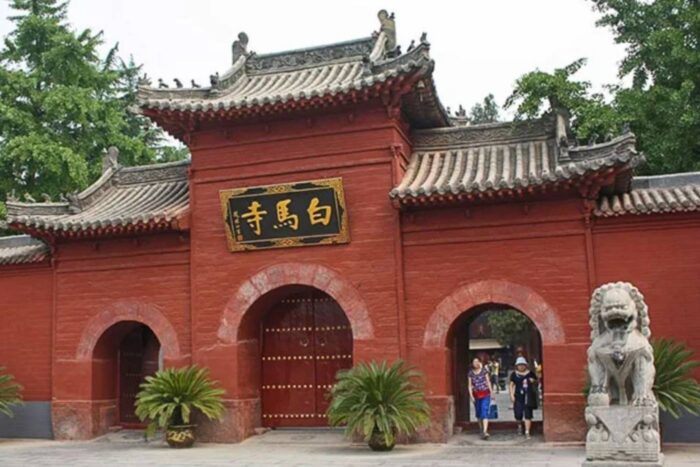 Luoyang, la milenaria capital de la Ruta de la Seda 16 Entrada al templo