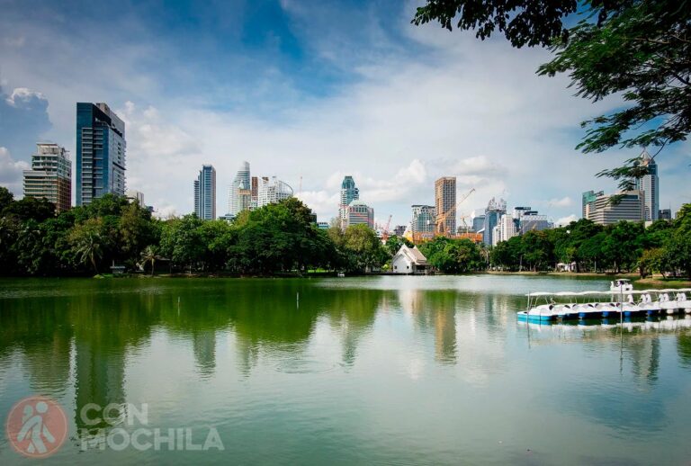 Lumphini Park and its famous lake