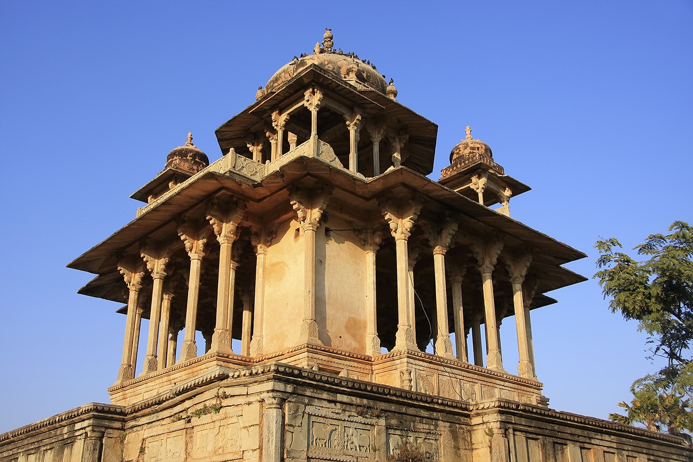 Cenotaph of the 84 pillars