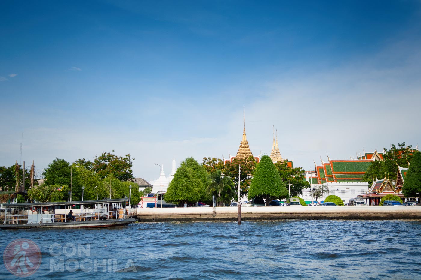 Temples along the Chao Phraya River