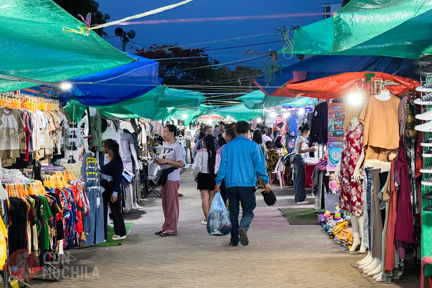 Vientiane night market