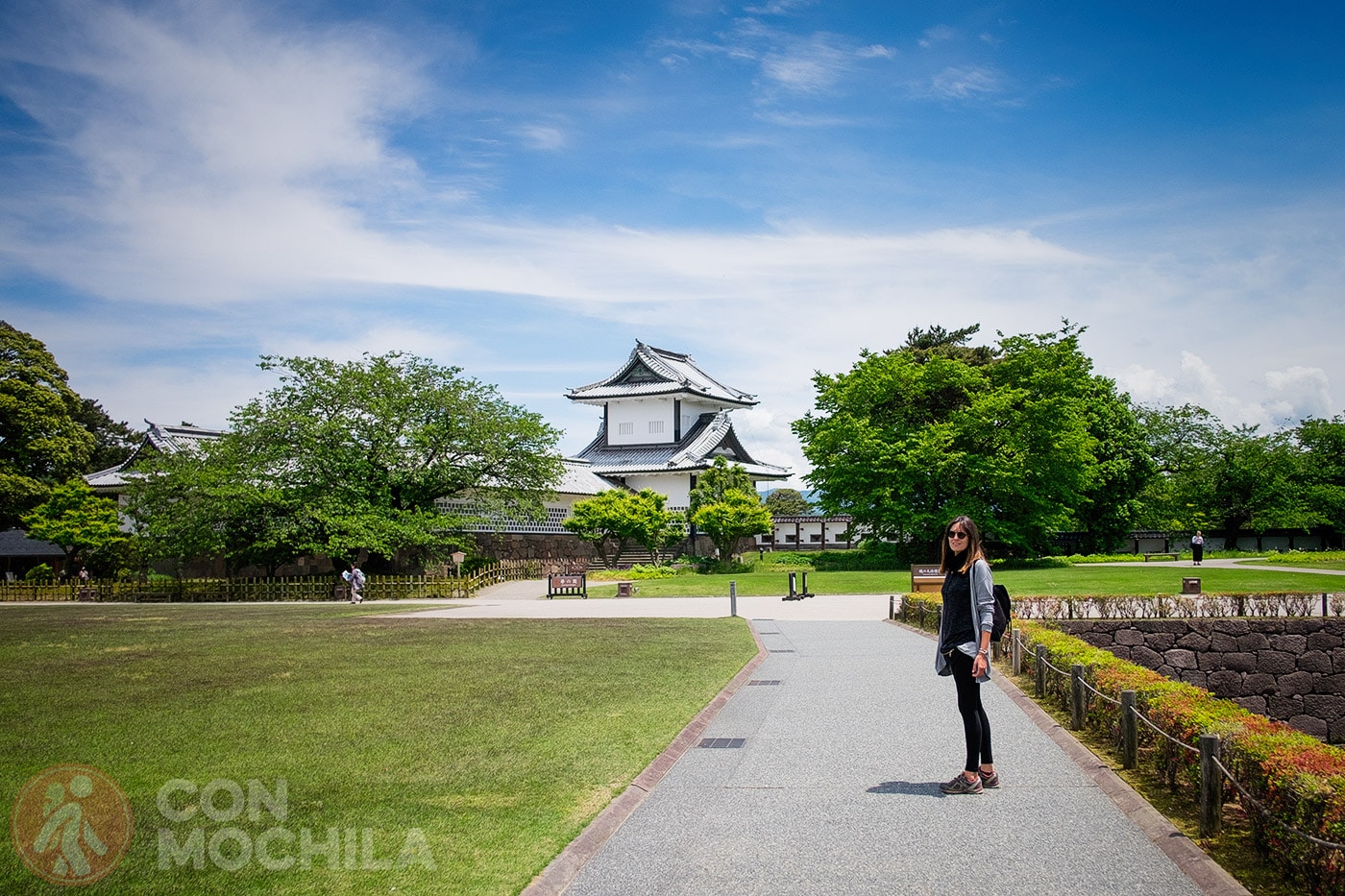 Carme with the Ishikawa gate in the background