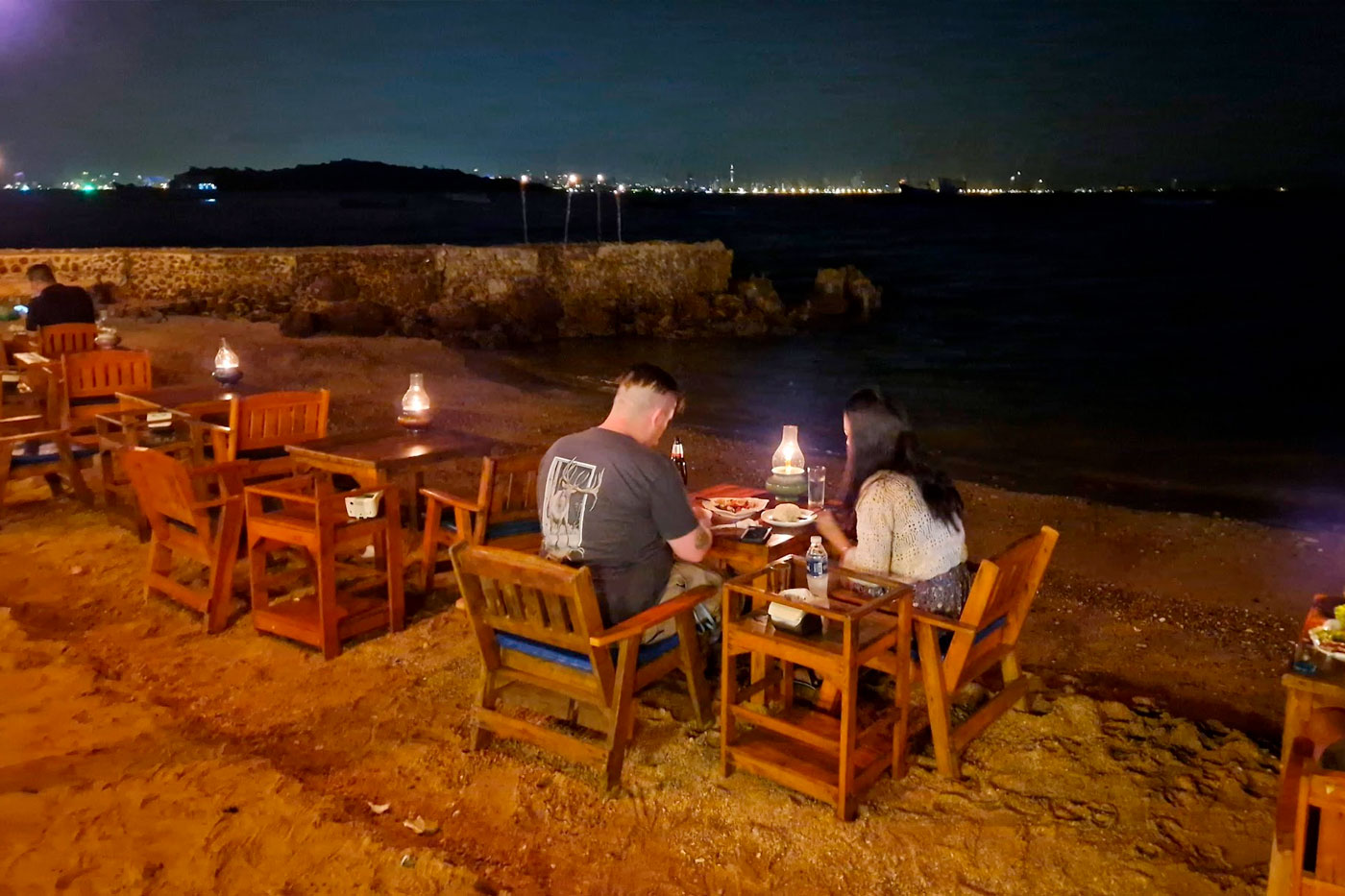Chalianglom Kitchen on Koh Larn.