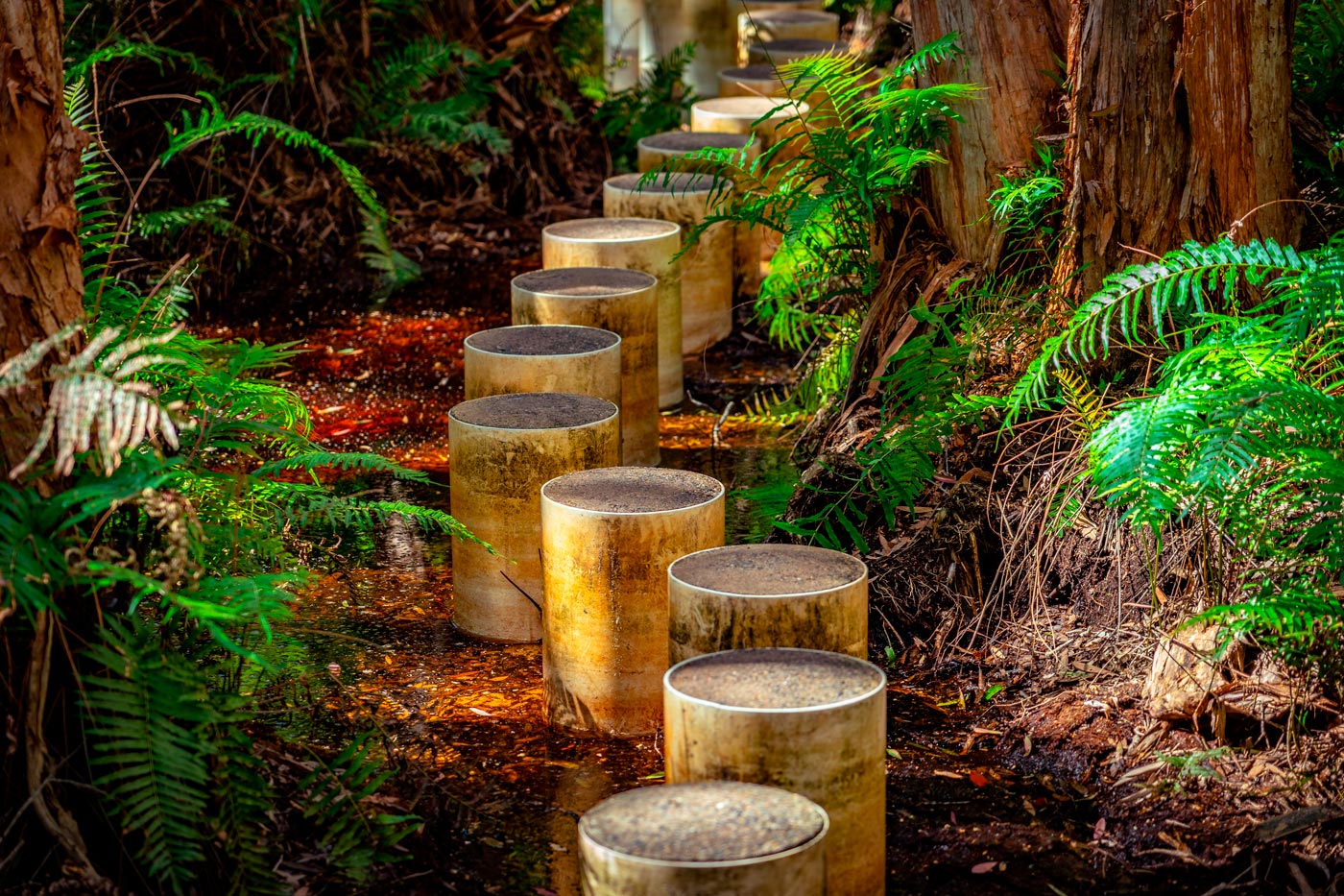 Jumping between stone platforms