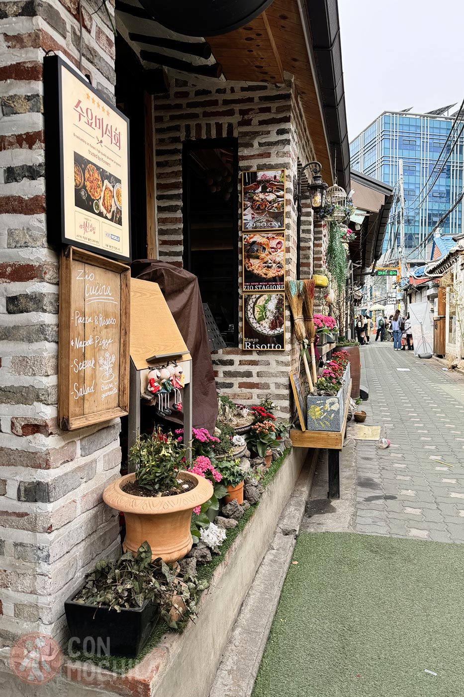 Ikseondong Hanok Village