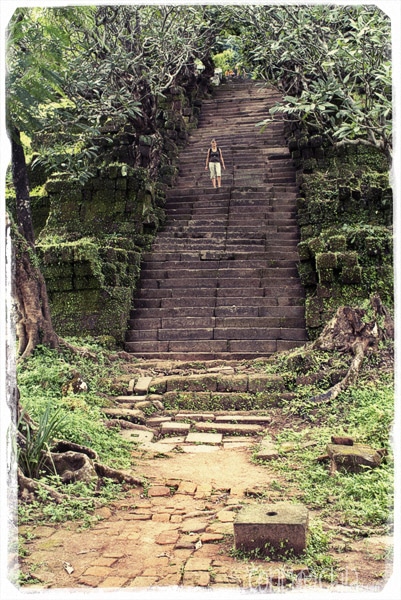 Enormes escaleras de acceso
