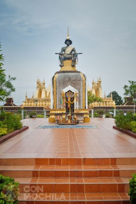 Detalle de la estatua