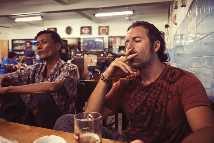 Con un amigo en Myanmar