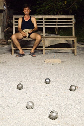 Jugador de petang en Laos