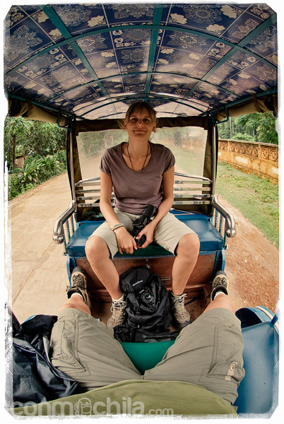 Comenzamos el trayecto con el tuk-tuk
