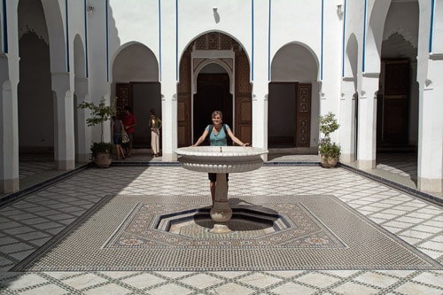 El patio central con su fuente del Palais de la Bahia