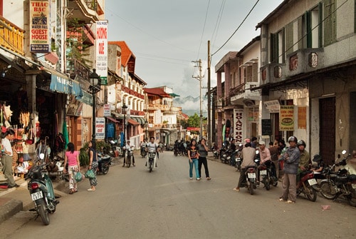 Calle de Sapa habia abajo