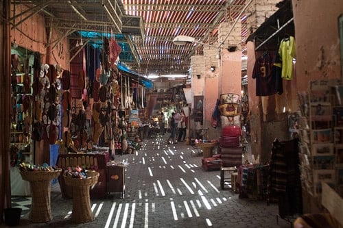 Interior de un zoco cubierto