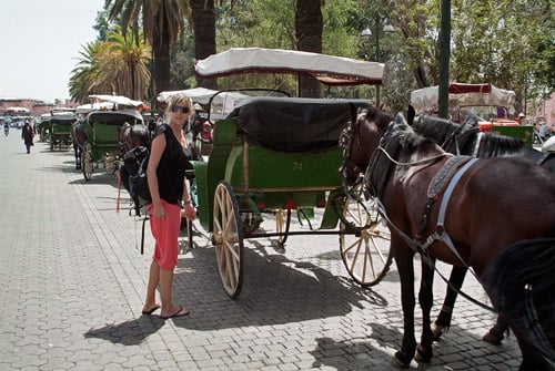 Con las calesas camino de la plaza Djemaa el-Fna