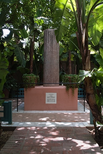 Memorial Yves Saint Laurent