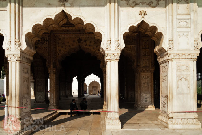 Detalle del Divan-i-Khas y sus columnas