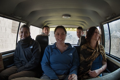 Toda la tropa en el coche. Allá vamos!!