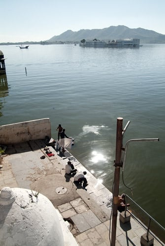 Vistas de las islas y de la gente en los ghats