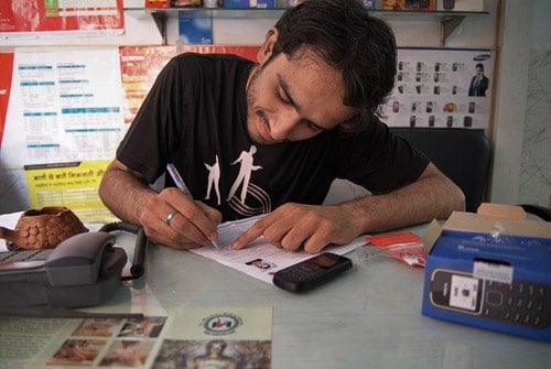 Contrato para la utilización de teléfono móvil indio
