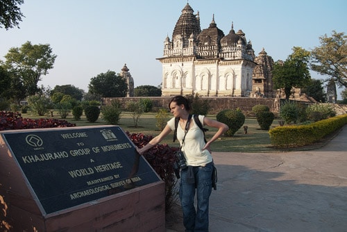 En los templos de Khajuraho, los bien cuidados...