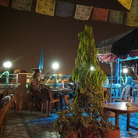 everest restaurant paharganj