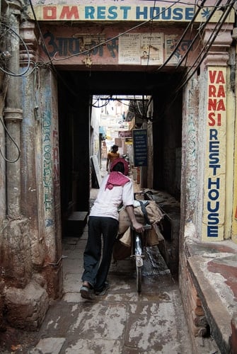 La estrecha calle Ganga Mahal
