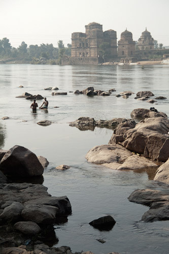 Los palacios al otro lado del río Betwa