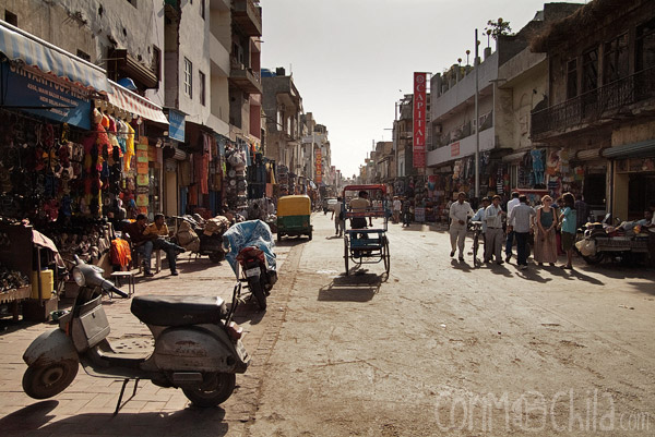 Comienzo de la calle Main Bazar Comienzo de la calle Main Bazar en Paharganj