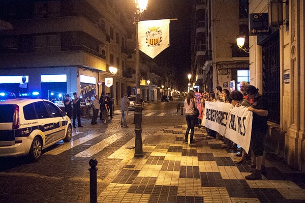NO A LES BECERRADES