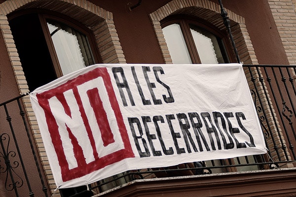 NO A LES BECERRADES