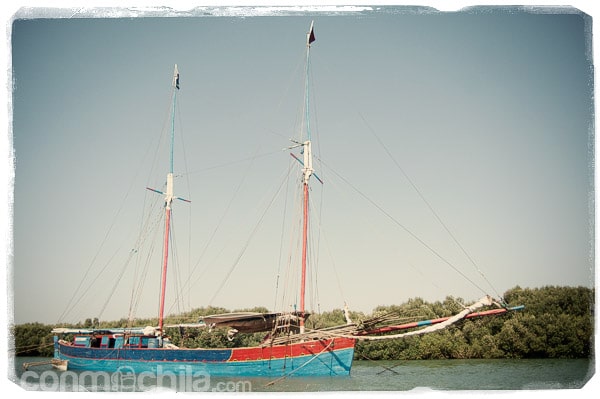 Uno de los barcos grandes