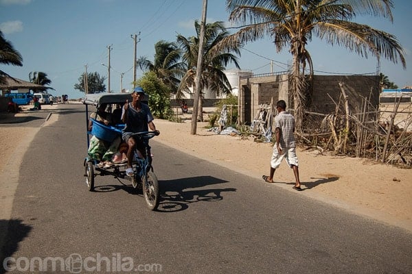 Triciclo en la zona de Nosy Kely