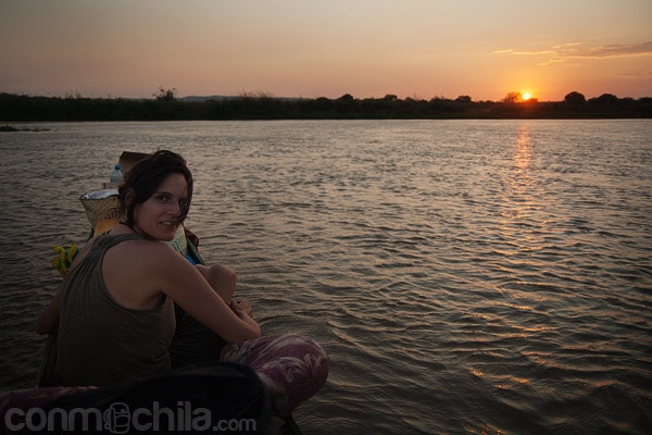 En el río Tsiribihina al atardecer