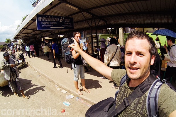 Camino hacia el cuño de salida de Tailandia