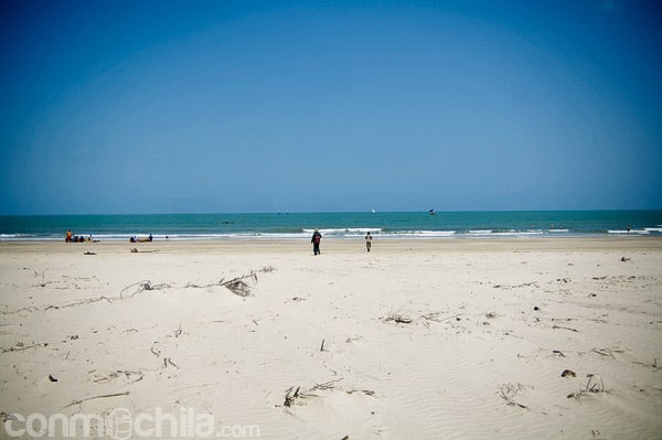 Arena blanca en la playa de Betania
