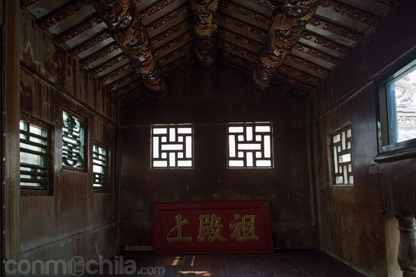 Detalles y ornamentación del templo chino