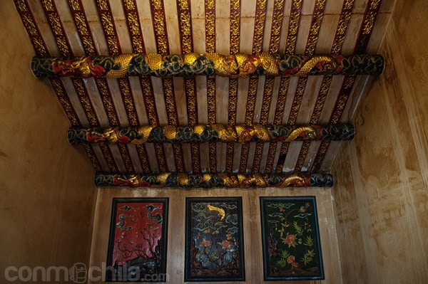 Detalles y ornamentación del templo chino
