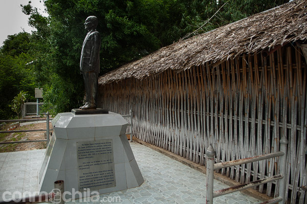 Estatua en honor a Takashi Nagase