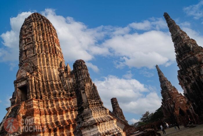 Una vista más de la torre del Wat Chaiwatthanaram