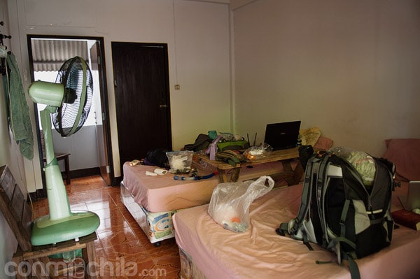 Habitación doble bastante austera