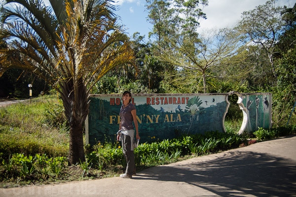 Entrada al hotel Feon'ny Ala