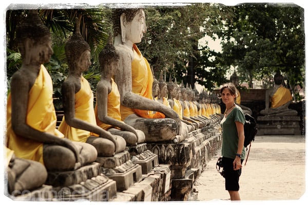 Y contemplando las innumerables imágenes de buda del templo