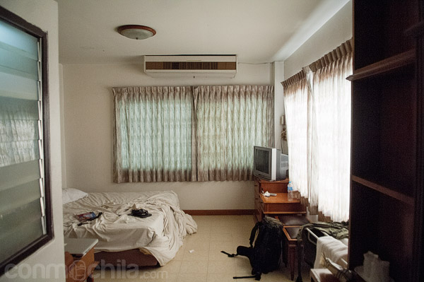 Interior de la habitación desde la puerta