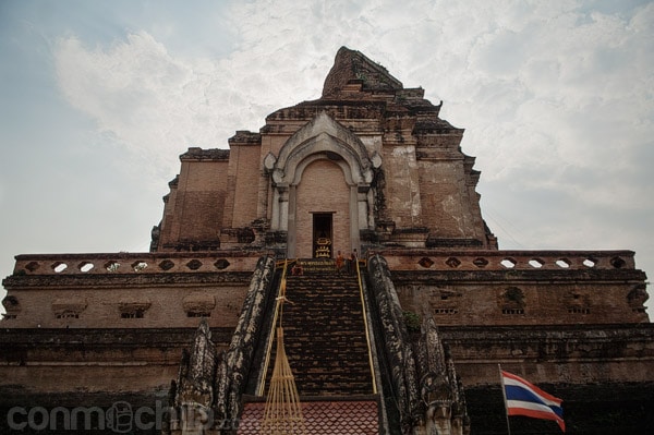 Una de las caras del Wat Chedi Luang
