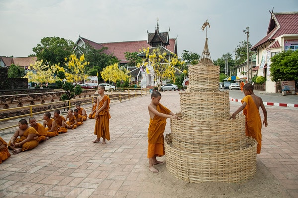 Monjes novicios