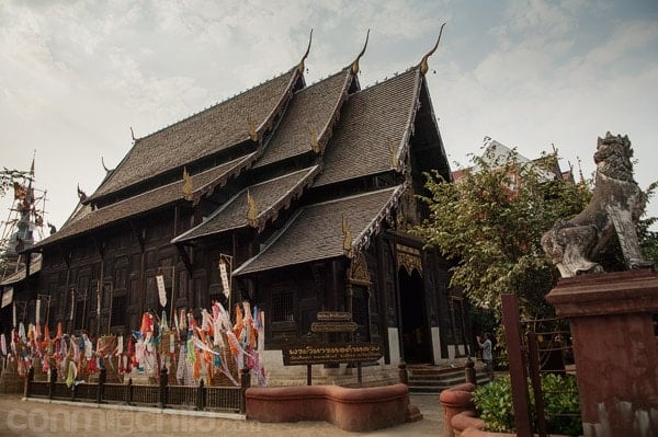  Wat  Phan  Tao  el famoso templo de teka de Chiang  Mai 